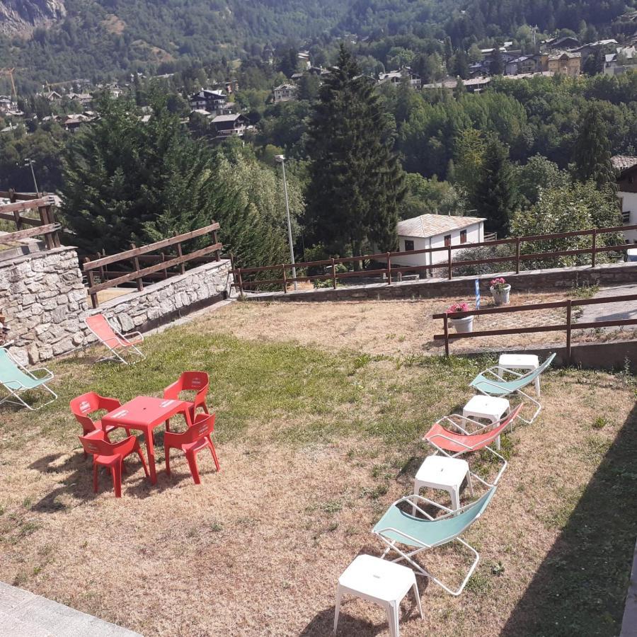 Hotel Ottoz Meuble Courmayeur Exterior photo
