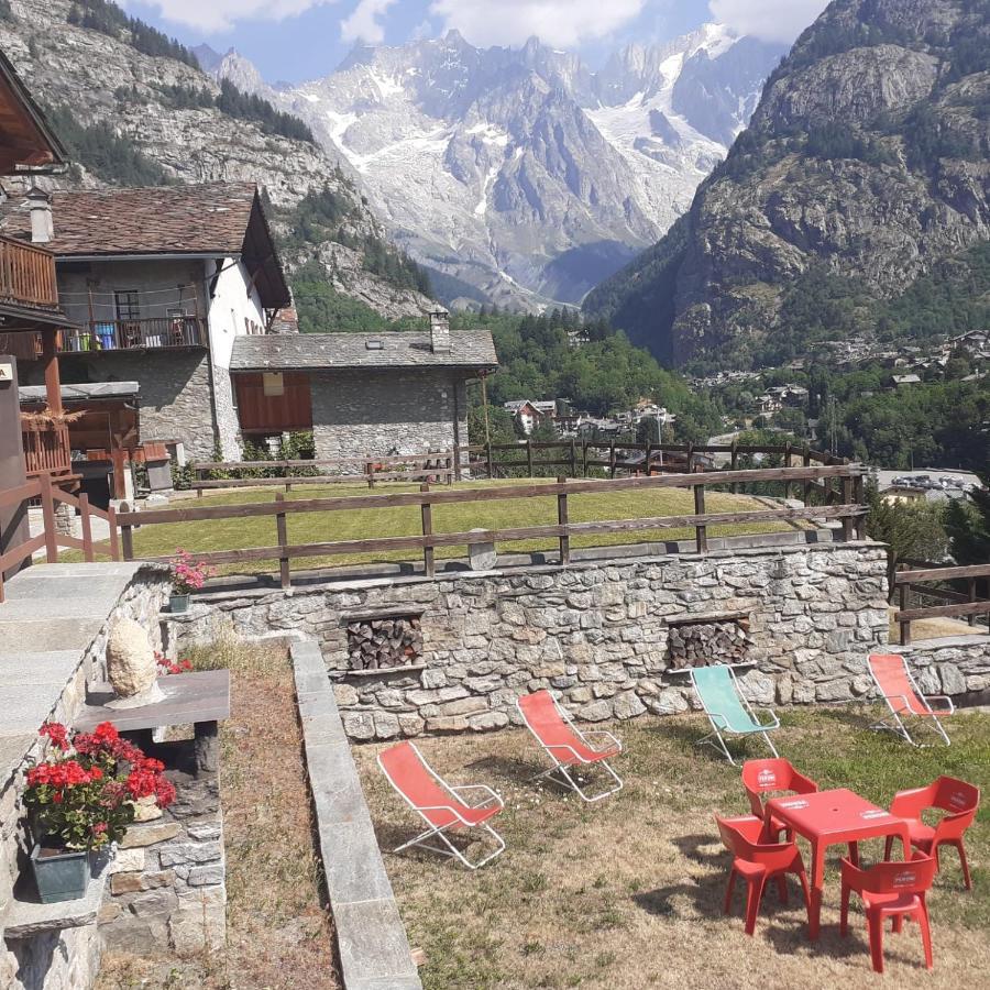 Hotel Ottoz Meuble Courmayeur Exterior photo