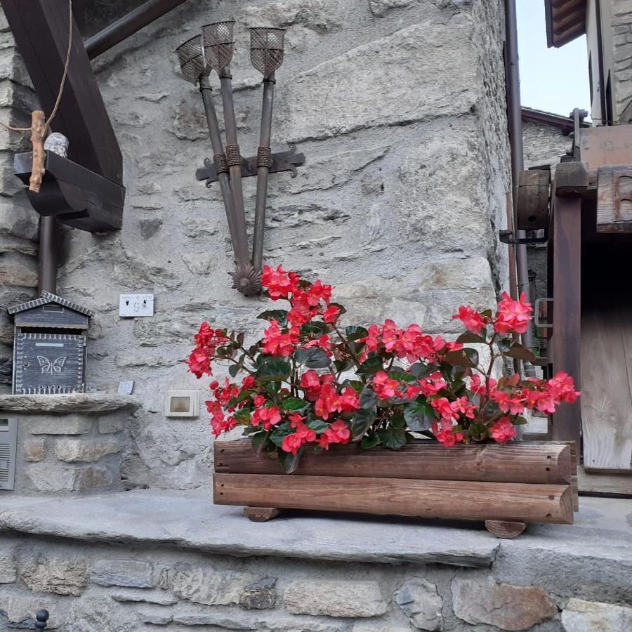 Hotel Ottoz Meuble Courmayeur Exterior photo