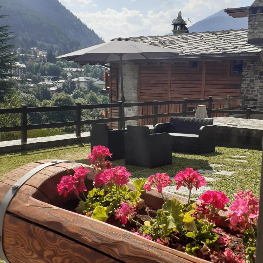 Hotel Ottoz Meuble Courmayeur Exterior photo