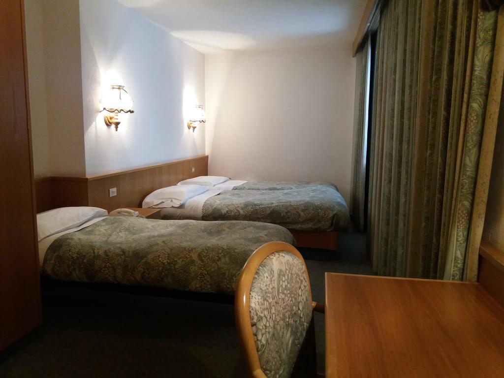 Hotel Ottoz Meuble Courmayeur Exterior photo