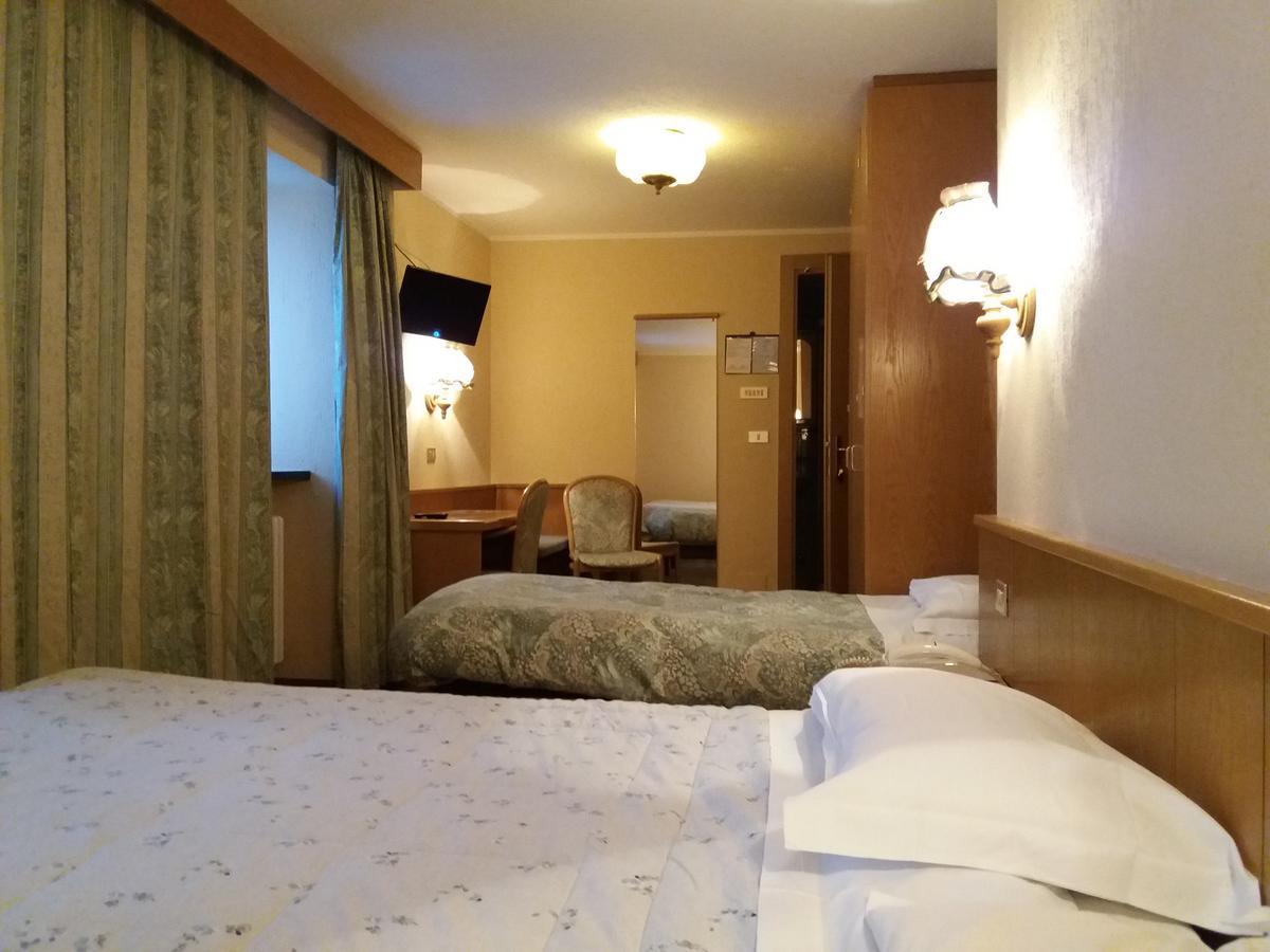 Hotel Ottoz Meuble Courmayeur Exterior photo