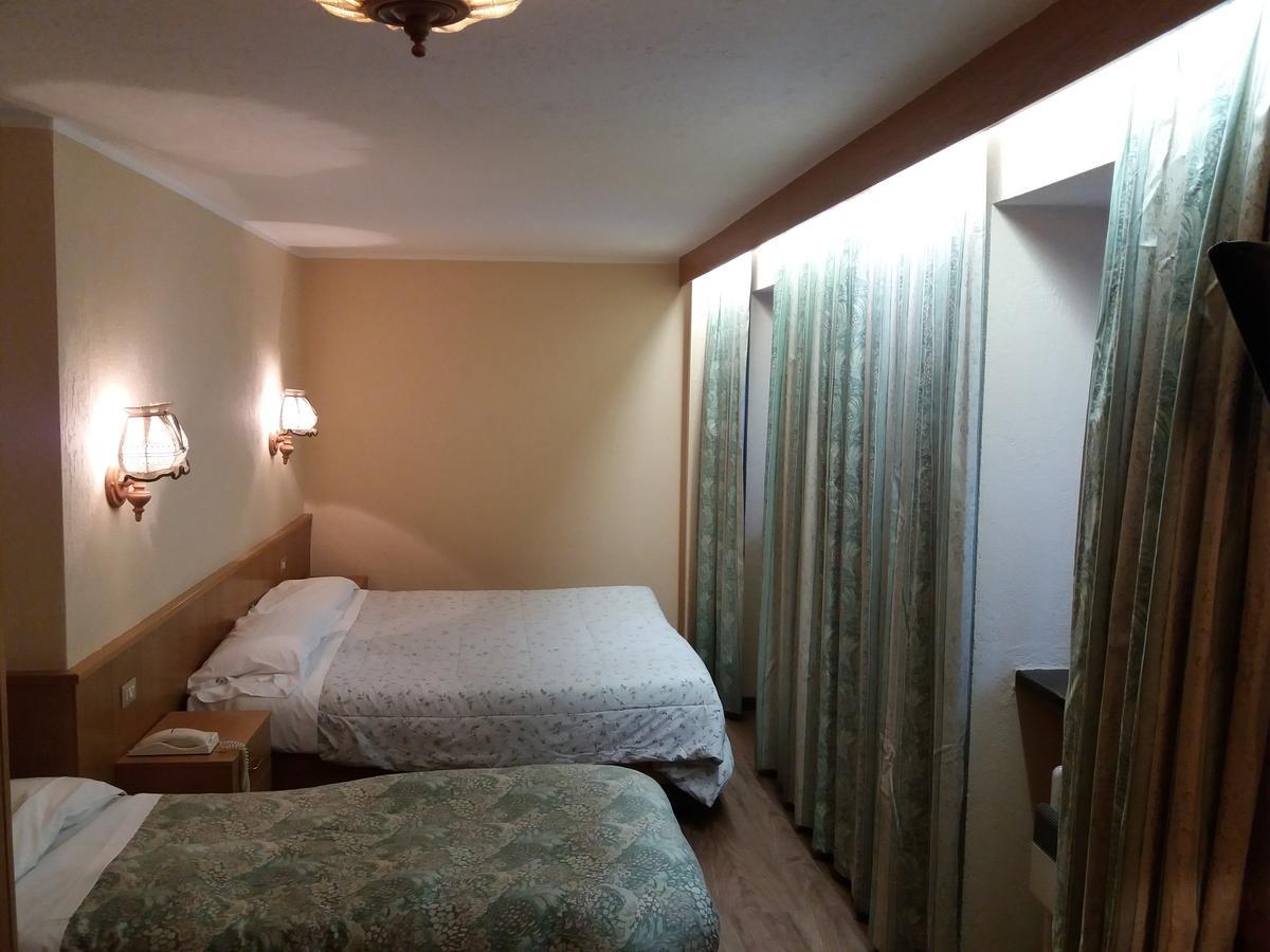 Hotel Ottoz Meuble Courmayeur Exterior photo