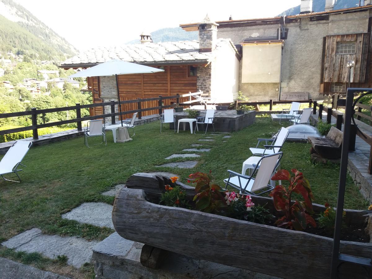 Hotel Ottoz Meuble Courmayeur Exterior photo
