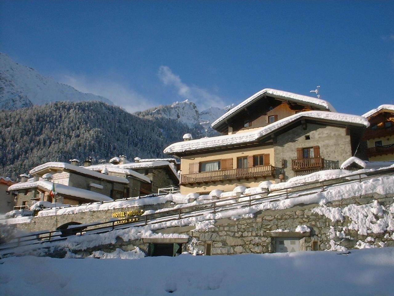 Hotel Ottoz Meuble Courmayeur Exterior photo