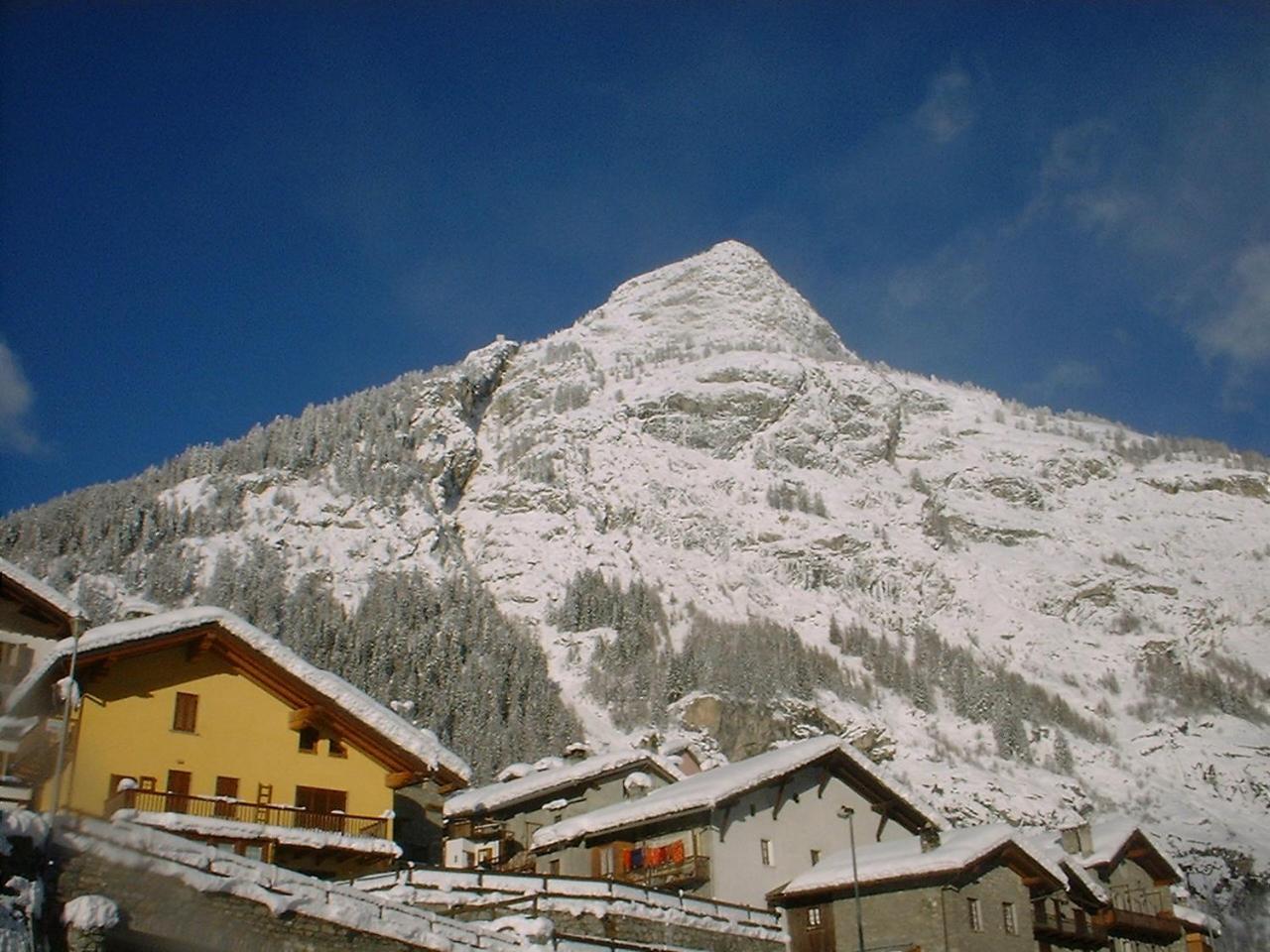 Hotel Ottoz Meuble Courmayeur Exterior photo