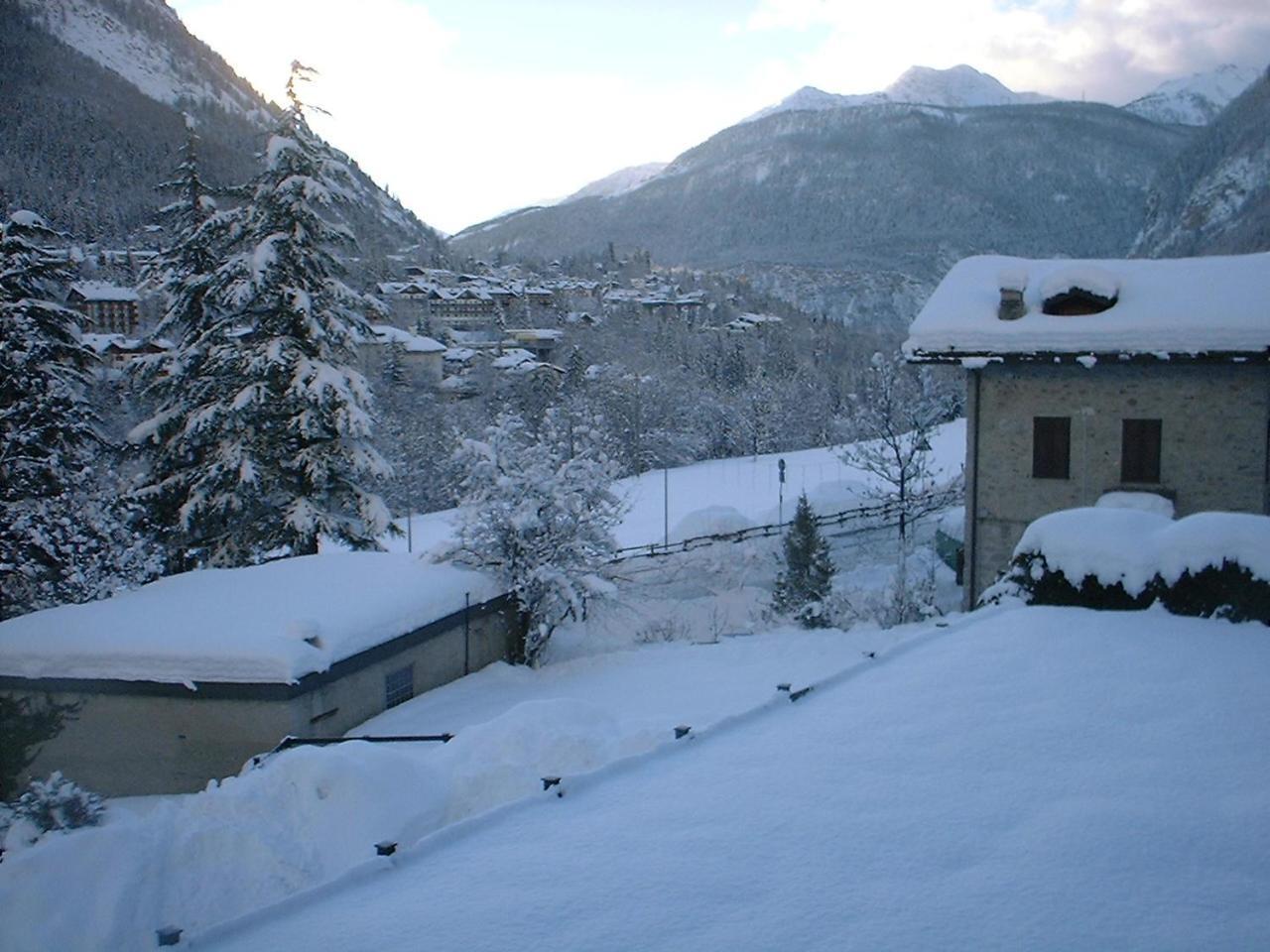 Hotel Ottoz Meuble Courmayeur Exterior photo